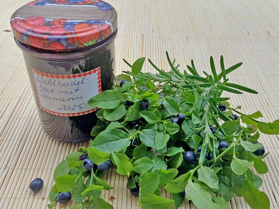 Waldheidelbeer-Marmelade mit Rosmarin