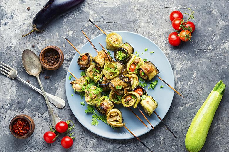 Hühner-Gemüse-Röllchen Grillspieße 