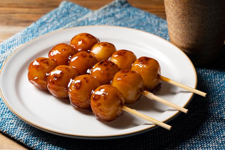 Mitarashi Dango Klebreisbällchen