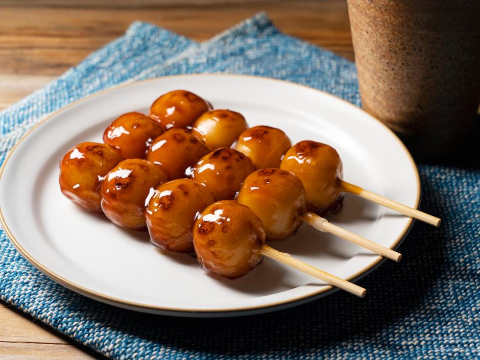 Mitarashi Dango Klebreisbällchen