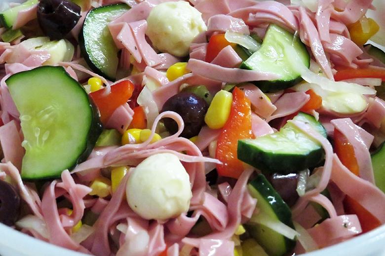 Bunter Extrawurstsalat