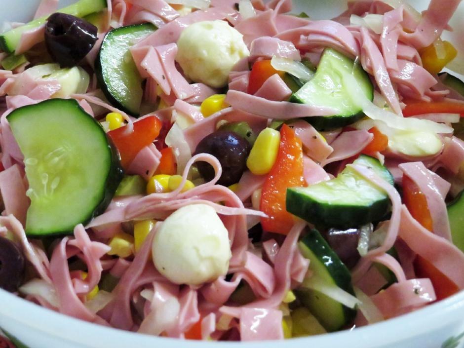 Bunter Extrawurstsalat