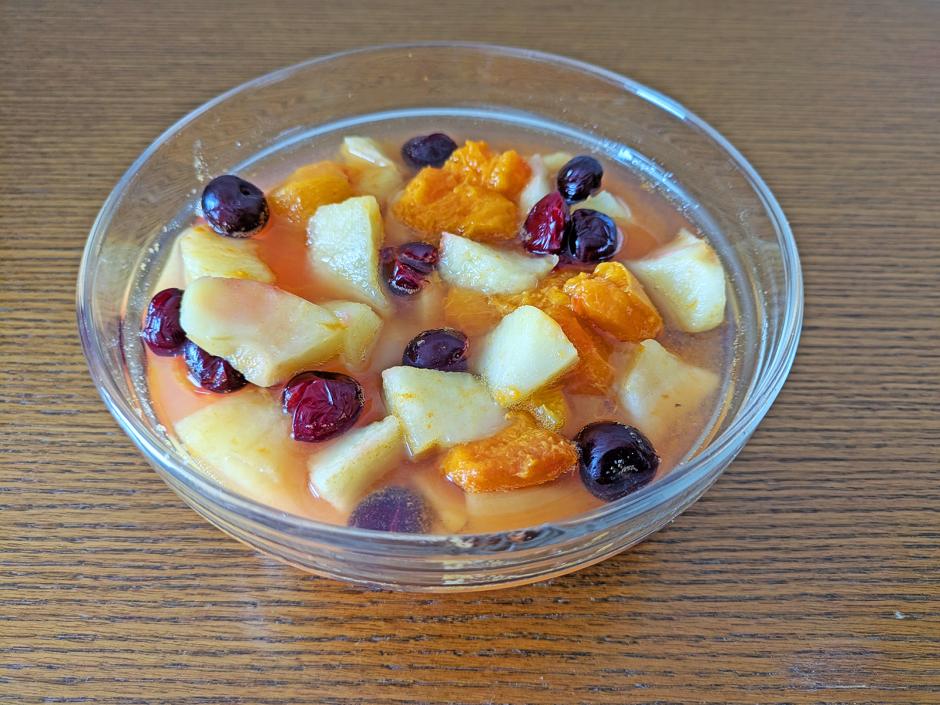 Apfel-Marillen Kompott mit Weichsel