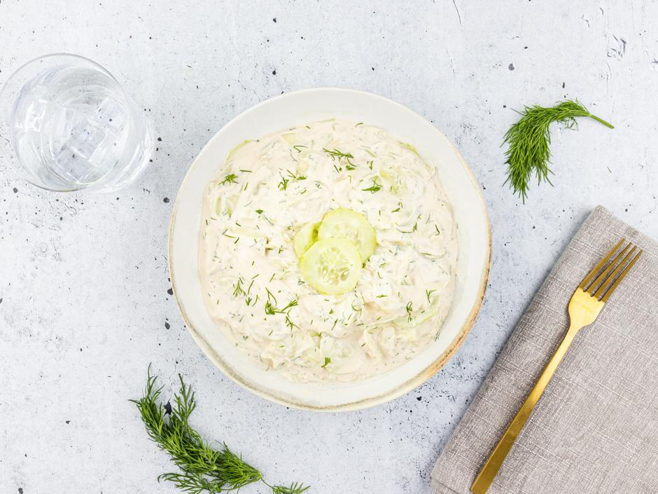 Gurkensalat mit Sauerrahm
