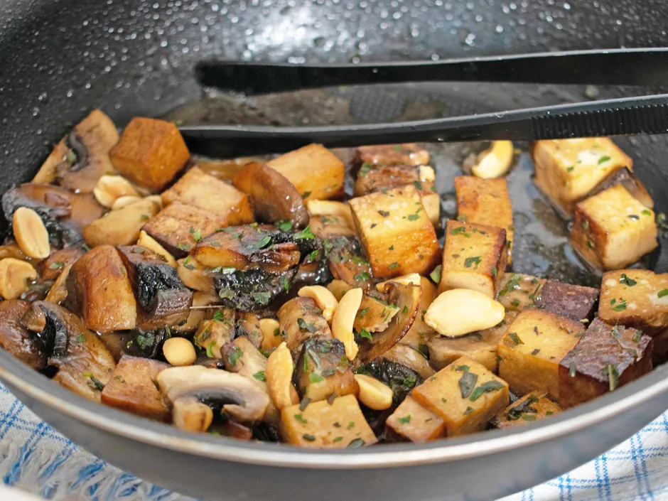 Asiatische Pilz-Tofupfanne