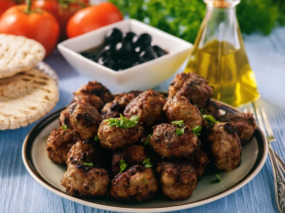 Keftedakia Faschierte B&auml;llchen mit Ouzo