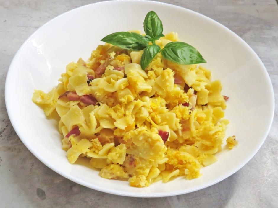 Eierfleckerl mit Speck