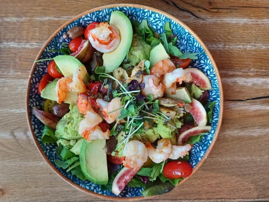 Bunter Garnelen-Avocado-Salat mit Feigen
