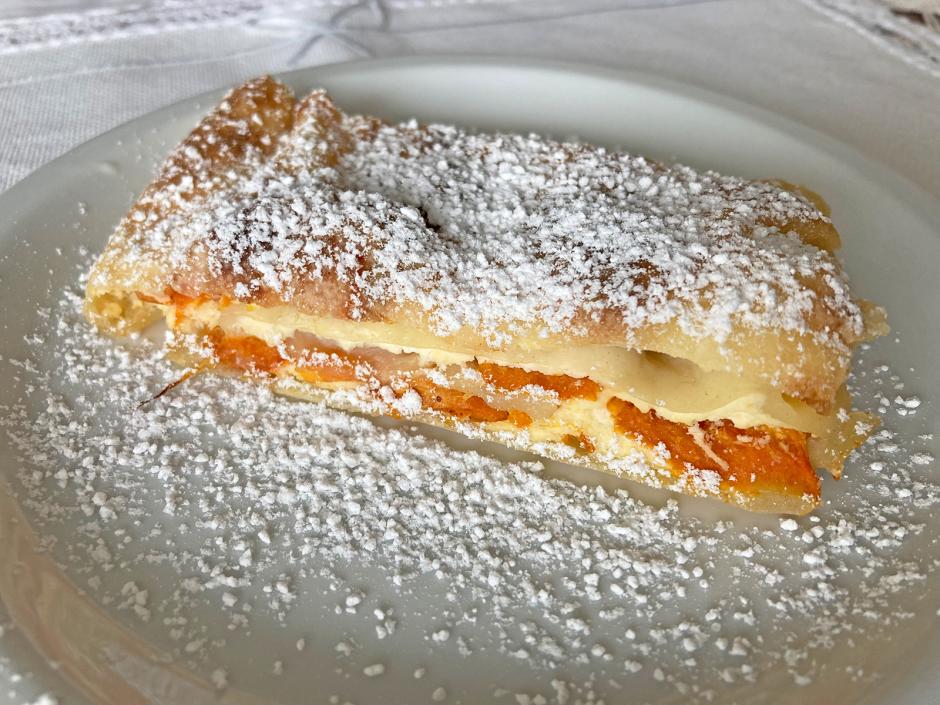 Einfacher Strudel mit Topfen-Pfirsichfüllung