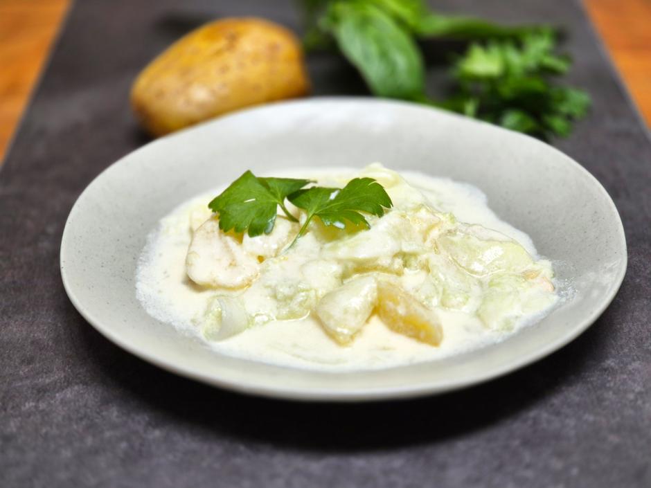 Rahmgurkensalat mit Kartoffeln