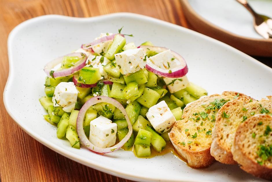 Gurkensalat mit Feta Käse