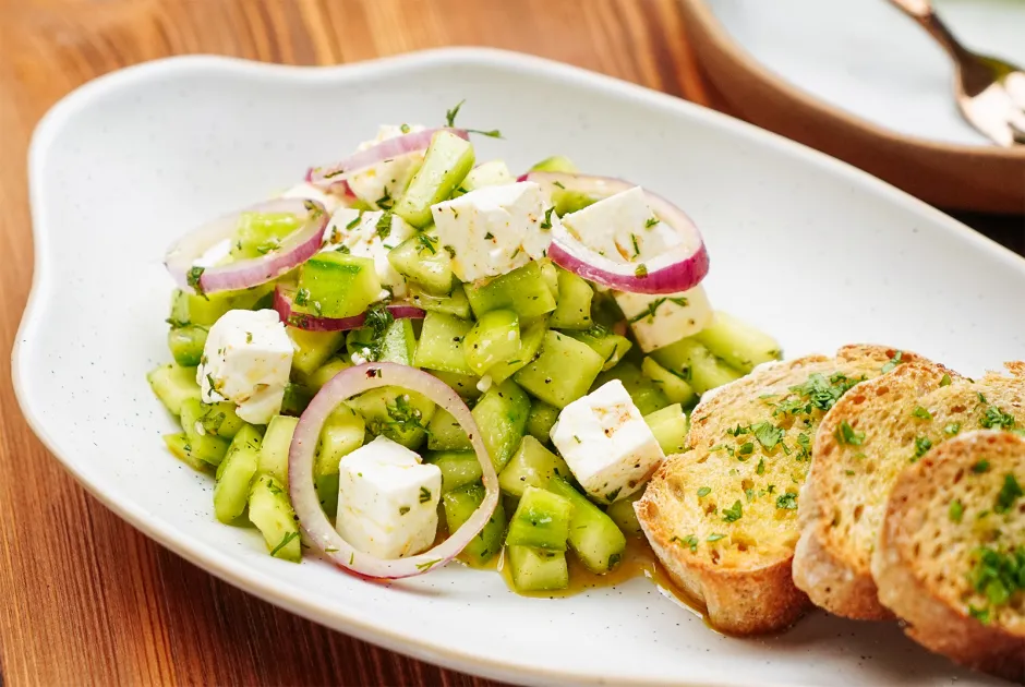 Gurkensalat mit Feta K&auml;se