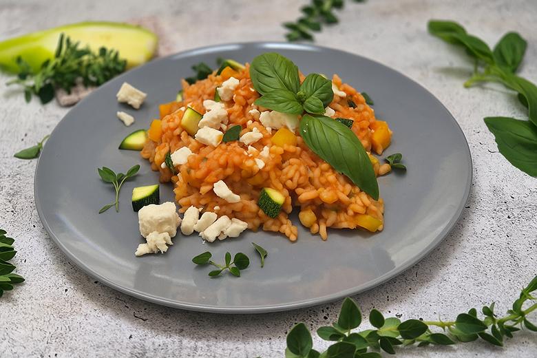 Mediterranes Reisfleisch mit Zucchini