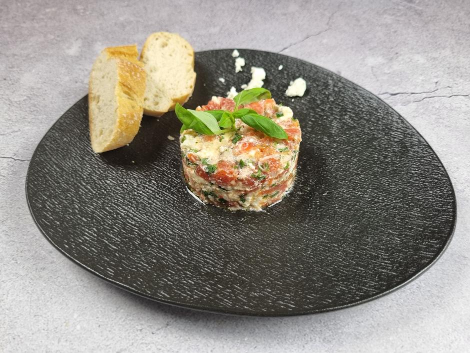 Tomaten-Feta-Tatar