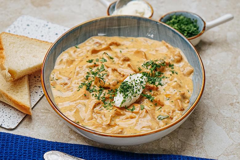 Wiener Eierschwammerlgulasch
