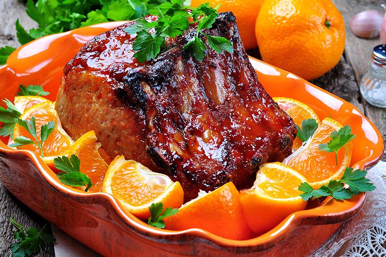 Glasierter Schweinsbraten mit Orangen-Chili-Knoblauch-Sauce