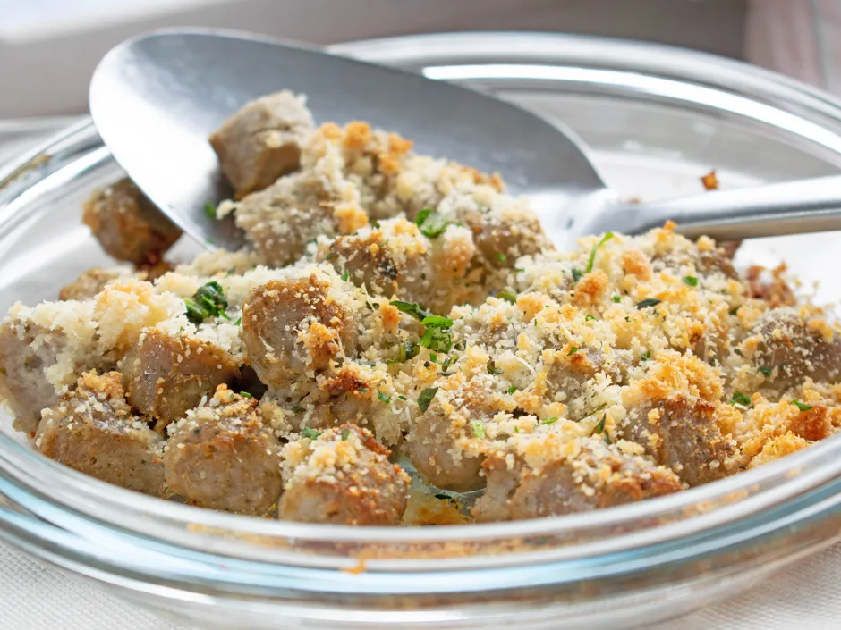 Würstel mit Parmesankruste