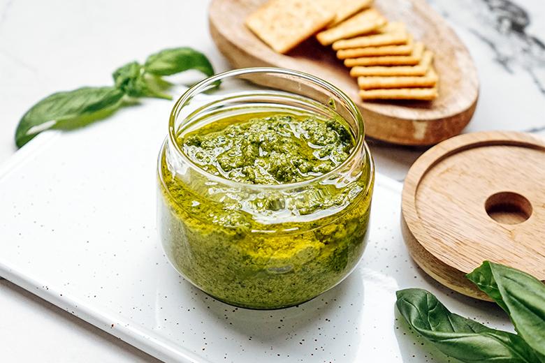 Basilikum-Pesto mit Walnüssen