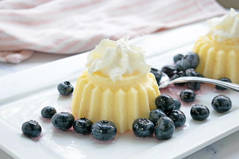 Vanillecreme mit Heidelbeeren