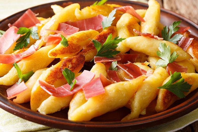 Wuzinudelsalat mit Apfeldressing