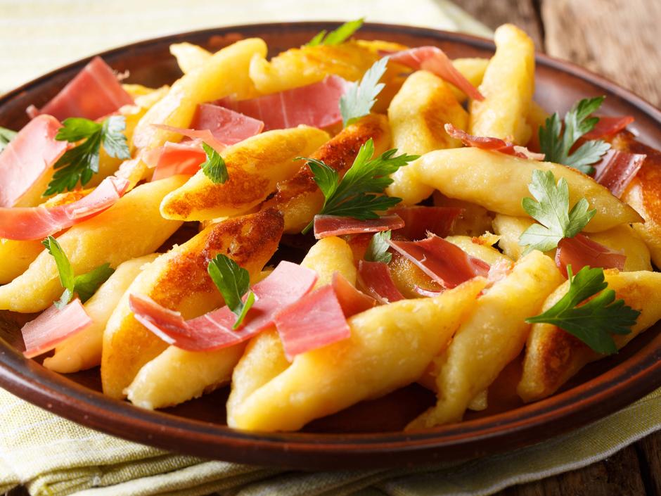 Wuzinudelsalat mit Apfeldressing
