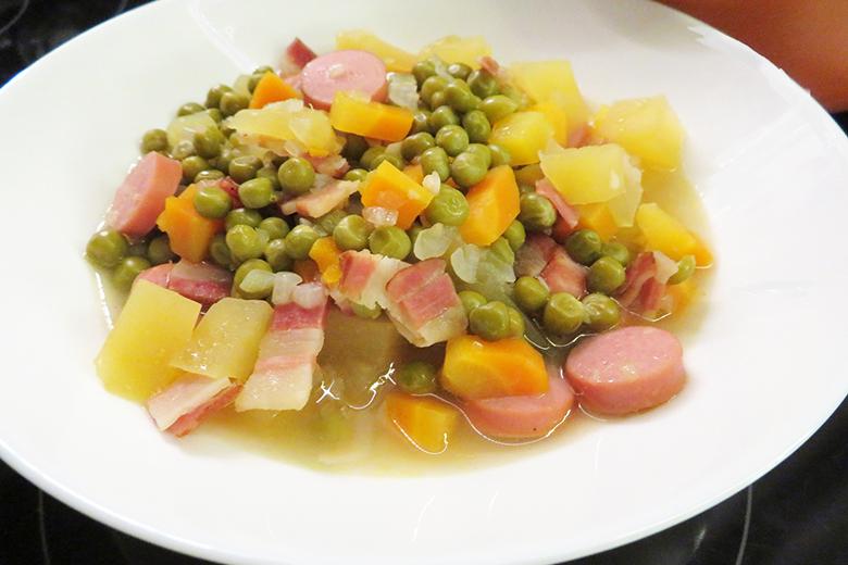 Erbseneintopf mit Frankfurter