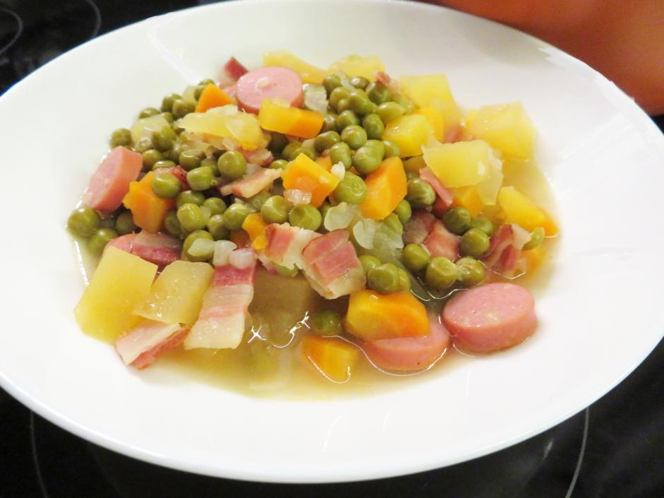 Erbseneintopf mit Frankfurter