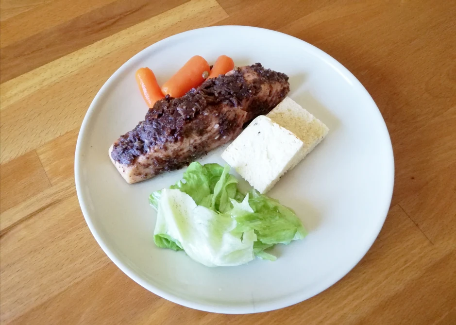 Lachsfilet mit Olivenpaste