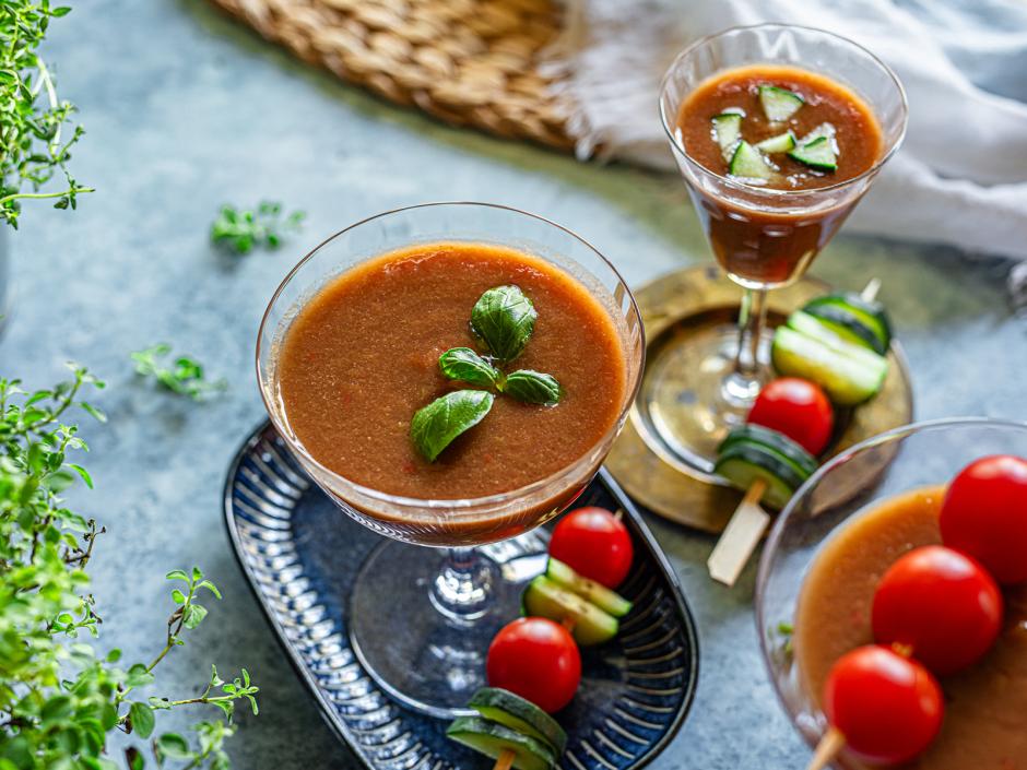 Gazpacho - spanische kalte Suppe mit Gemüse