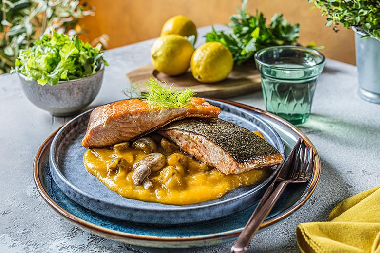 Marinierter Lachs mit Soße