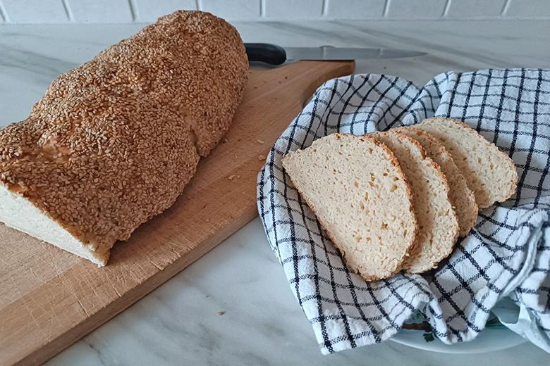Eiweißbrot mit Sesam