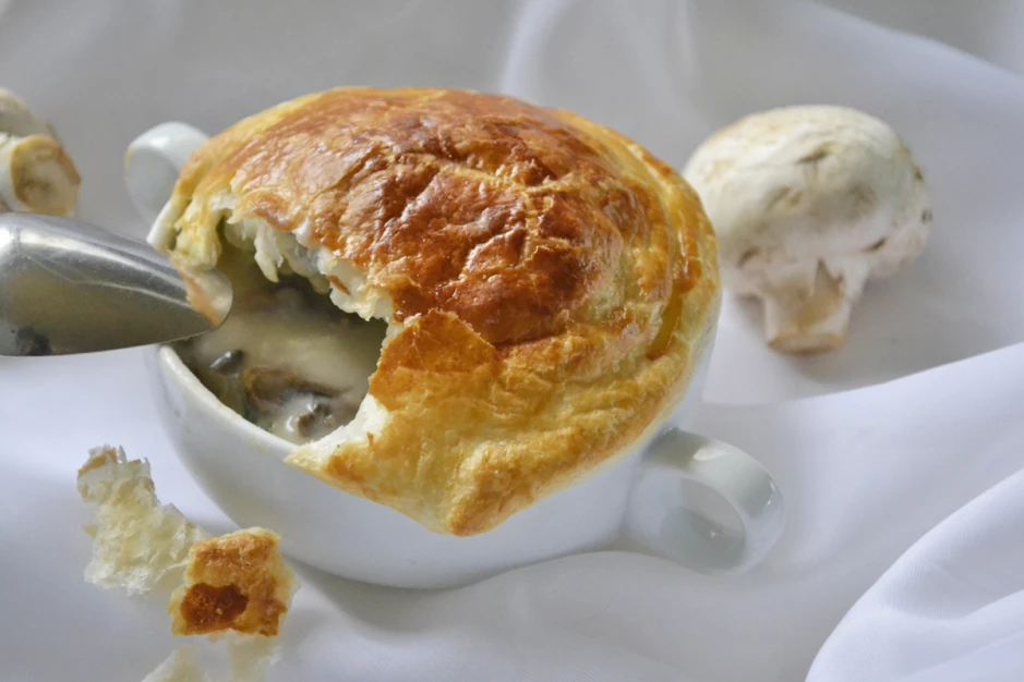 Champignonsuppe mit Haube