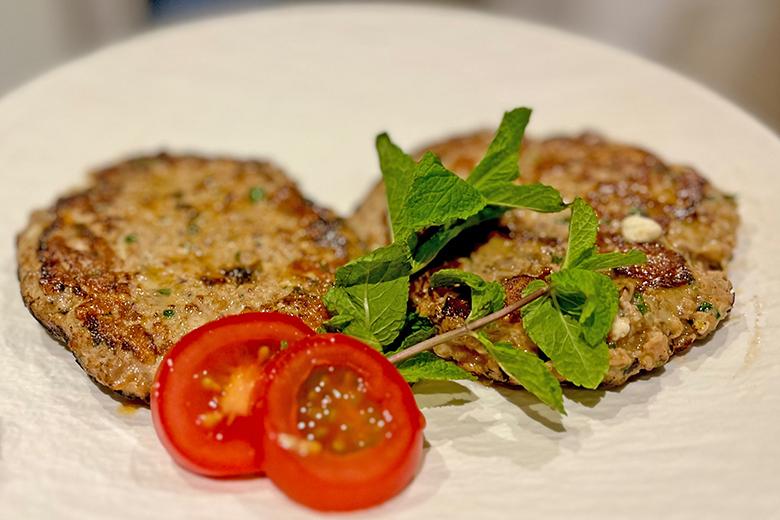 Orientalische Fleischlaibchen mit Minze und Koriander