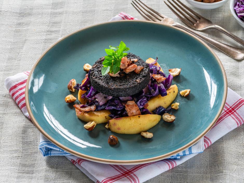 Warmer Rotkrautsalat mit Blunzn