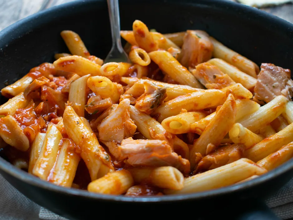 Nudeln mit Lachssauce