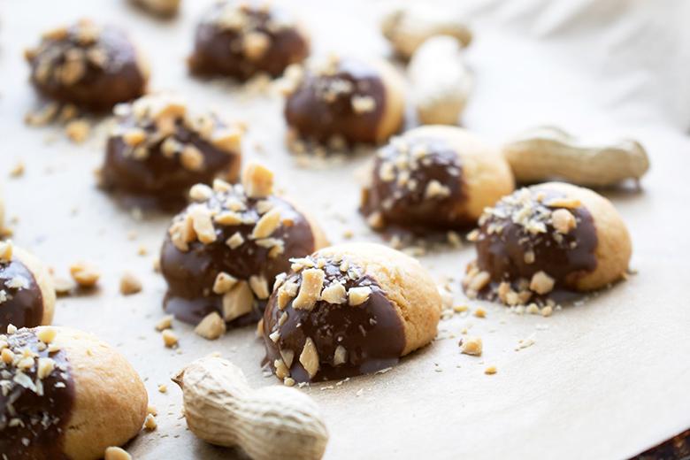 Mürbteigkekse mit Erdnuss und Kakao