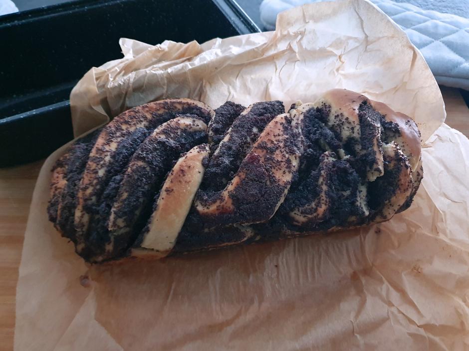 Einfacher Mohnstriezel