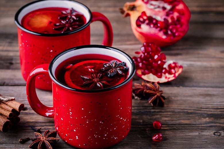 Granatapfel-Apfelmost mit Zimt