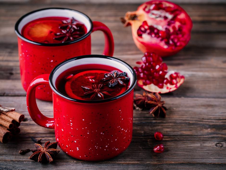 Granatapfel-Apfelmost mit Zimt