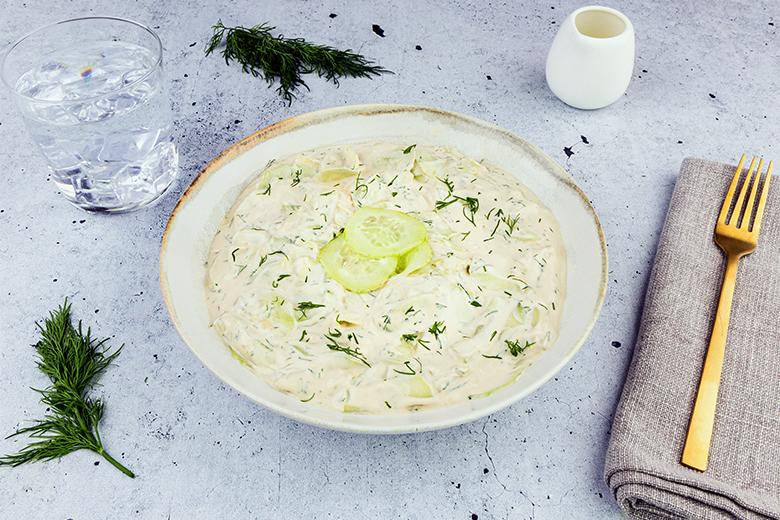 Gurkensalat mit Sauerrahm