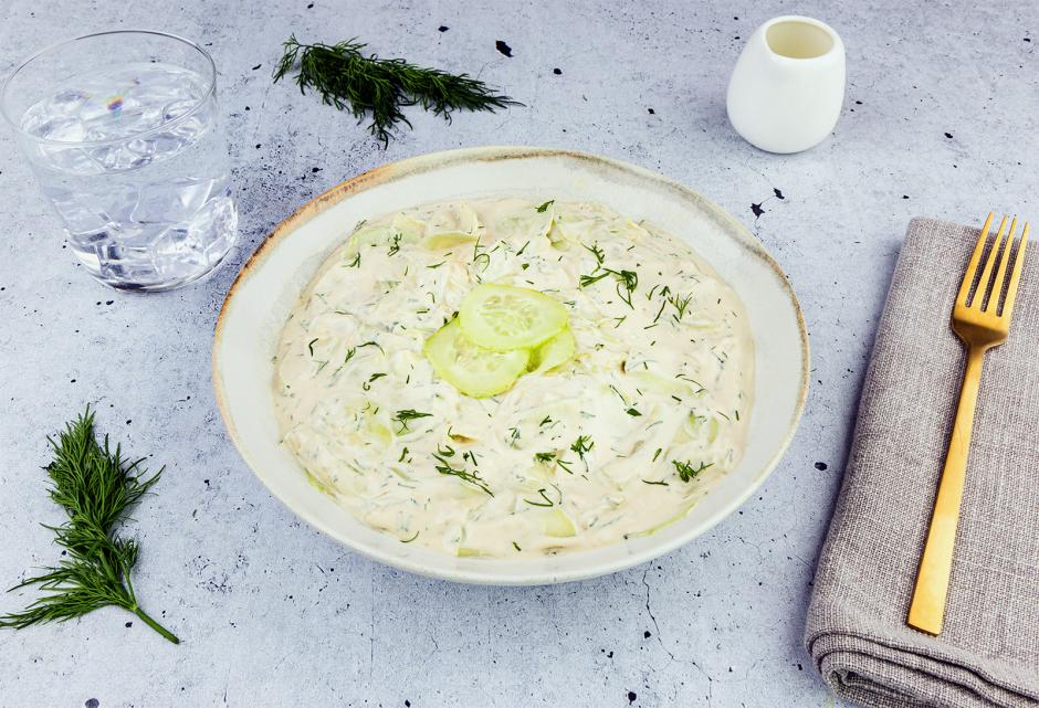 Gurkensalat mit Sauerrahm