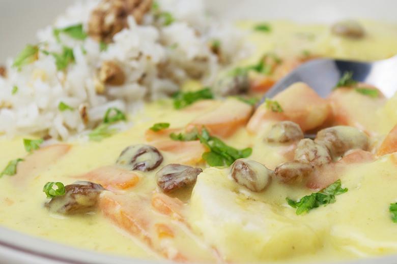 Karotten-Bananen Curry mit Walnussreis