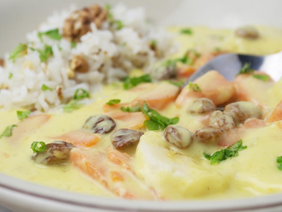 Karotten-Bananen Curry mit Walnussreis