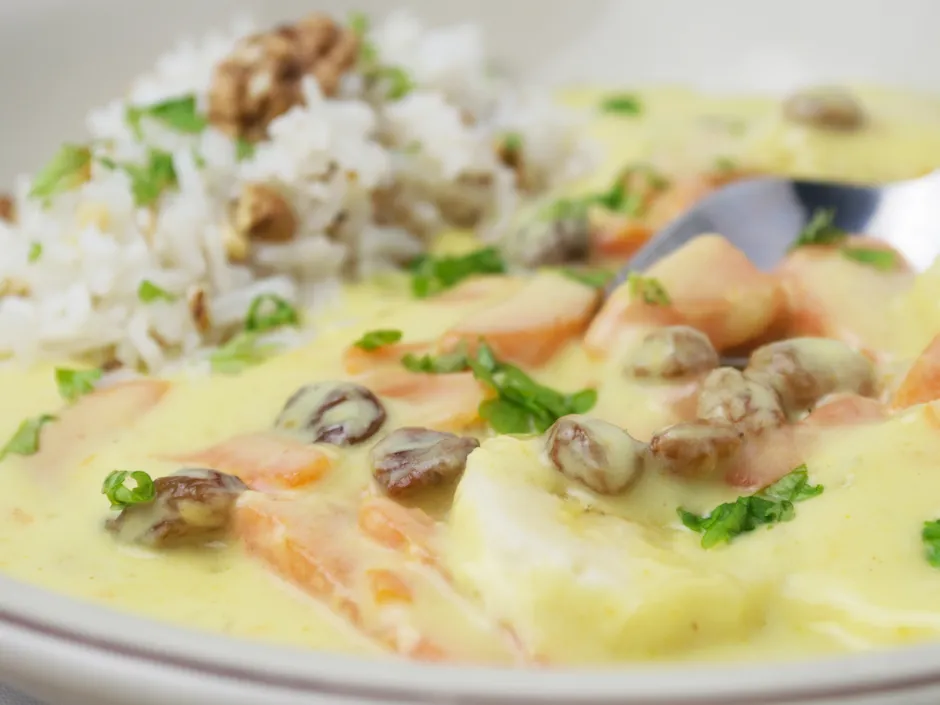 Karotten-Bananen Curry mit Walnussreis