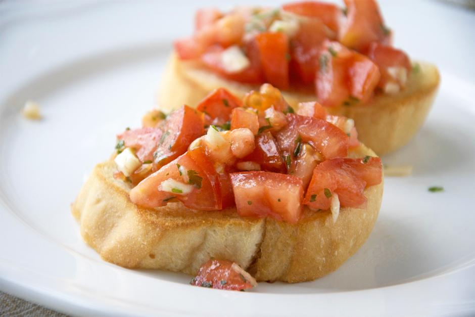 Crostini mit Tomaten