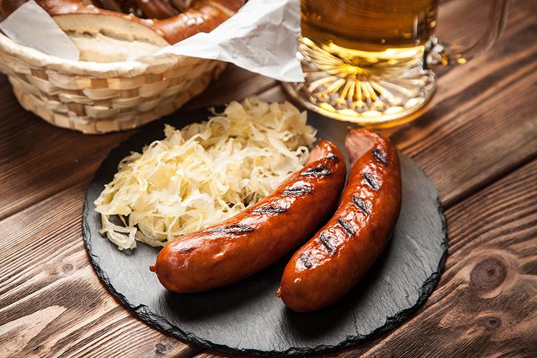 Bratwurst mit Sauerkraut