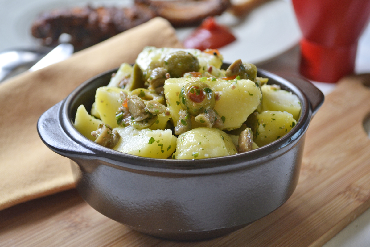 Frischer Kartoffelsalat Rezept mit Olivenöl und Kräutern