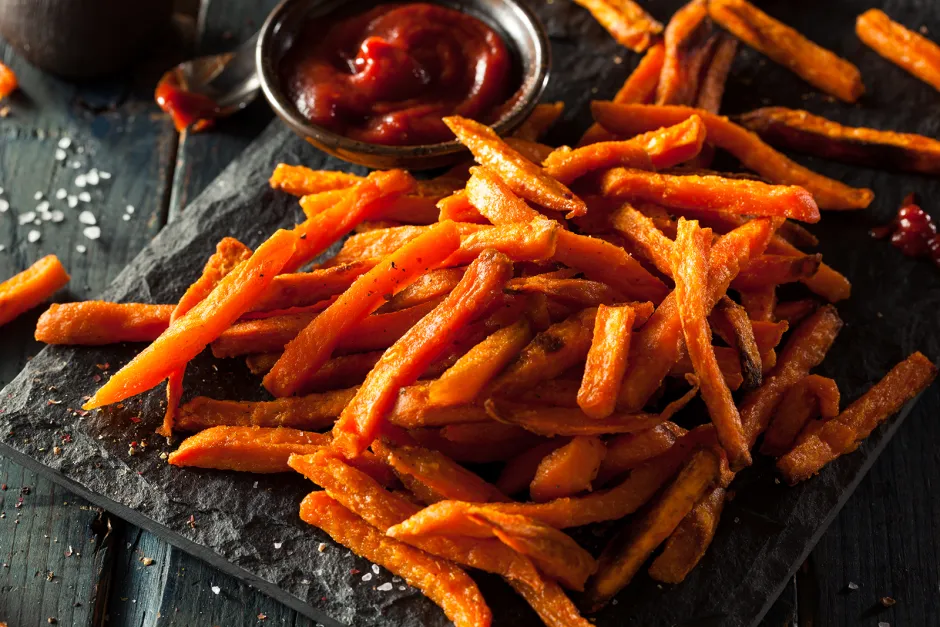 S&uuml;&szlig;kartoffel-Pommes aus dem Ofen