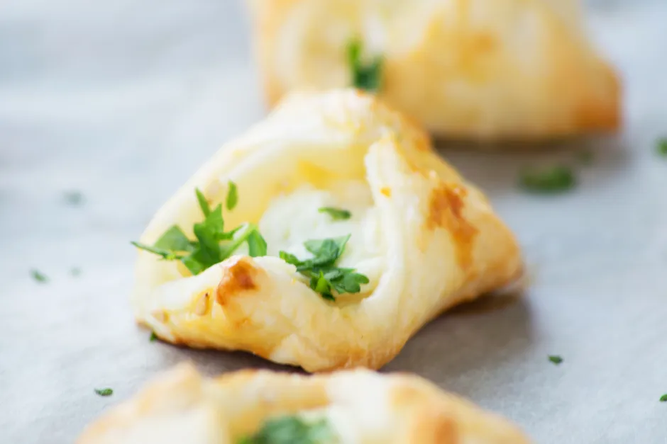 K&auml;se-Bl&auml;tterteig-Snacks