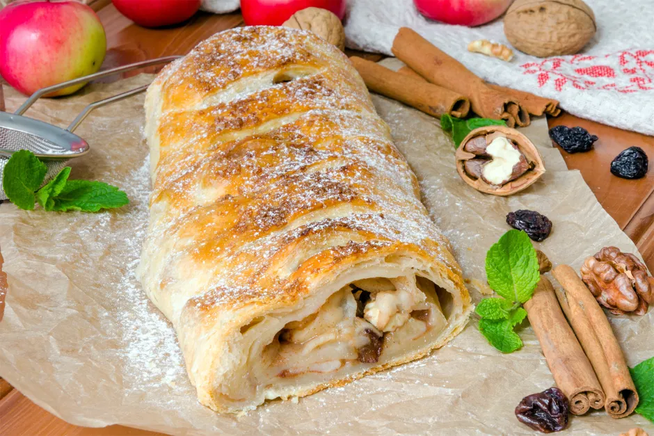Schneller Apfelstrudel mit Bl&auml;tterteig